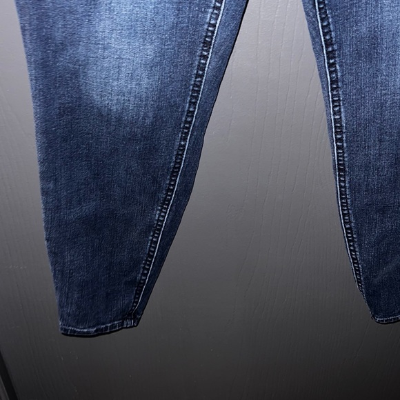 m jeans by maurices™ Limitless Jeggings— Large - Picture 3 of 6